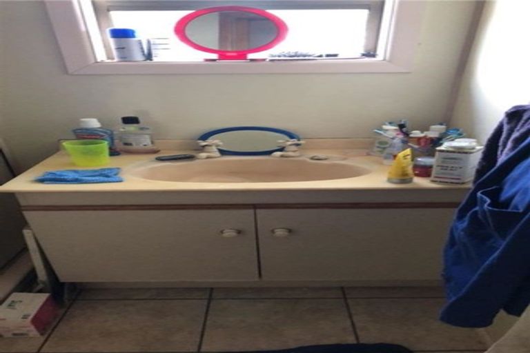 Photo of property in 33 Olive Crescent, Papatoetoe, Auckland, 2025