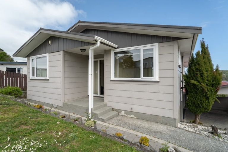 Photo of property in 46 Cypress Drive, Maungaraki, Lower Hutt, 5010