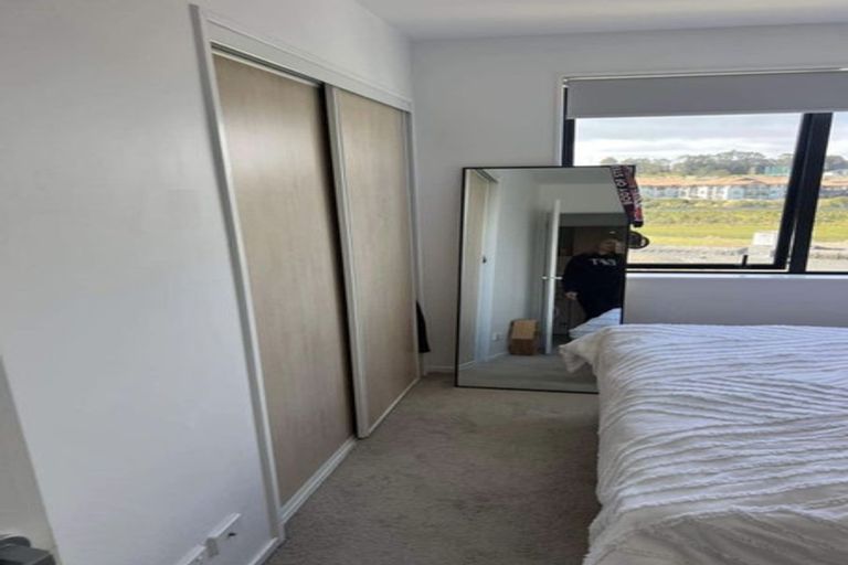 Photo of property in Apollo Apartments, 201/46 Rosedale Road, Rosedale, Auckland, 0632