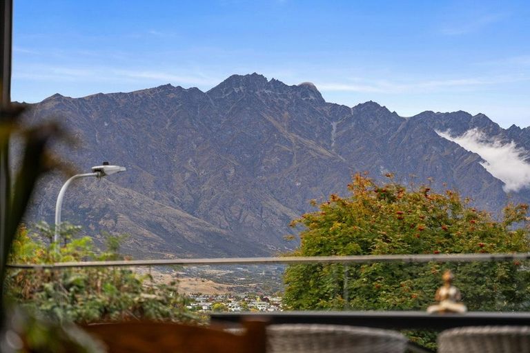 Photo of property in 5 Marina Drive, Frankton, Queenstown, 9300