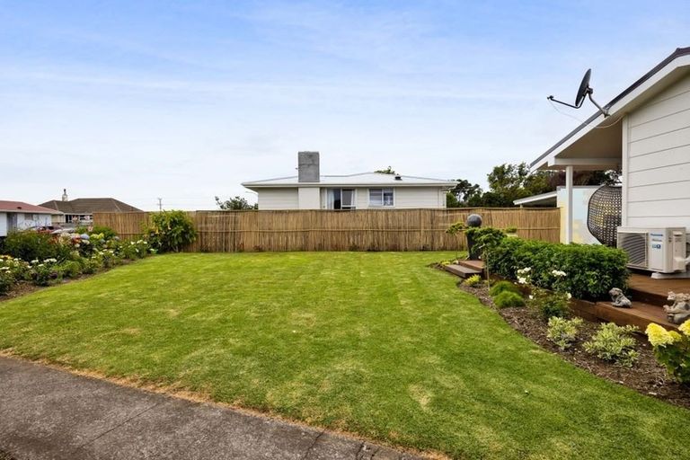 Photo of property in 8 Hughson Place, Opunake, 4616