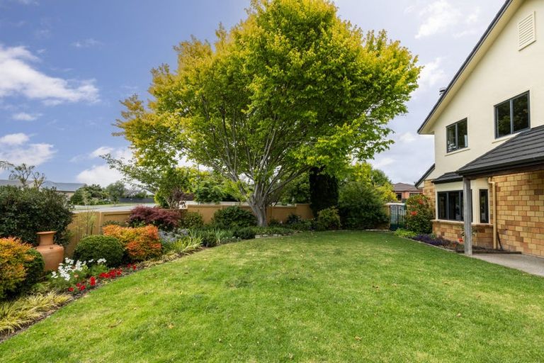 Photo of property in 2 Redwood Close, Havelock North, 4130