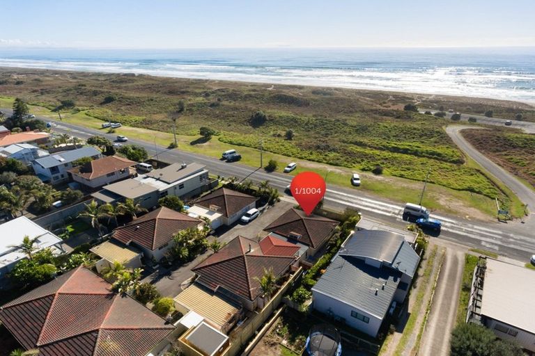 Photo of property in 1/1004 Papamoa Beach Road, Papamoa Beach, Papamoa, 3118