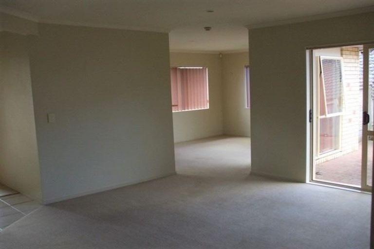 Photo of property in 6 Richfield Crescent, Westgate, Auckland, 0614