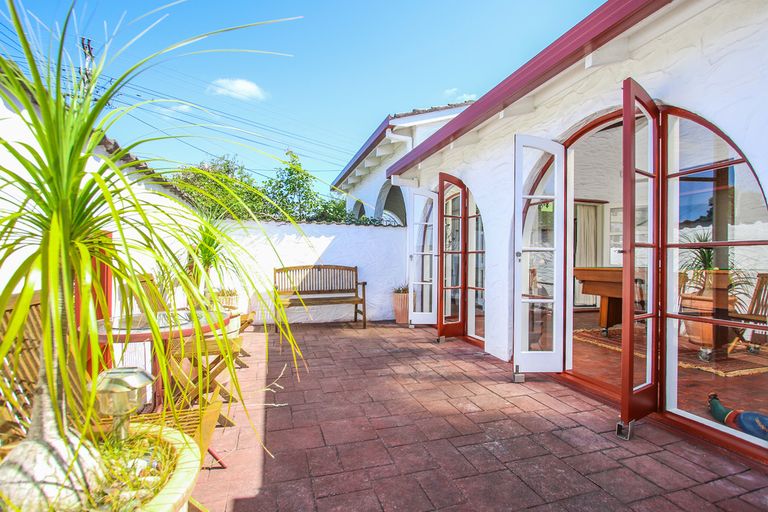 Photo of property in 1/164 Titirangi Road, New Lynn, Auckland, 0600