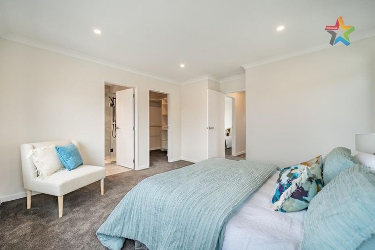 Photo of property in 8 Poto Road, Normandale, Lower Hutt, 5010