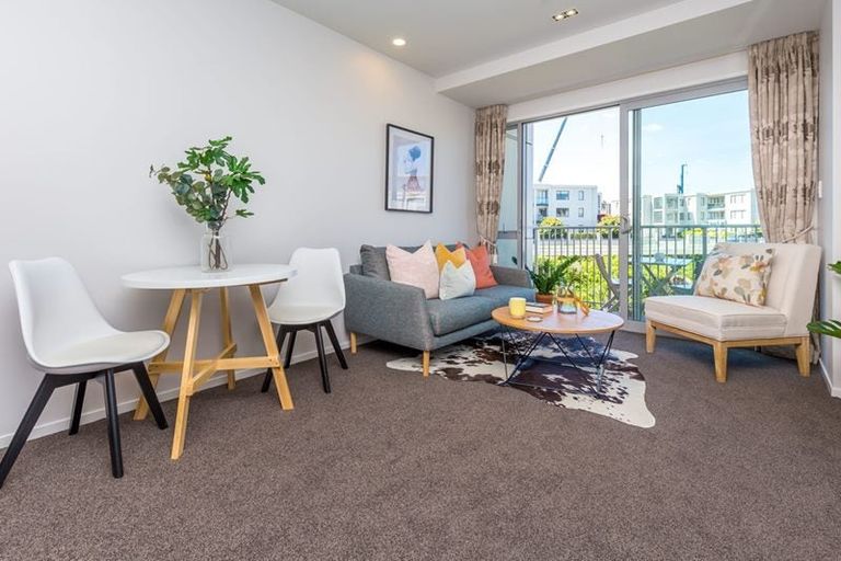Photo of property in Shoal Haven Apartments, 305a/130 Anzac Street, Takapuna, Auckland, 0622