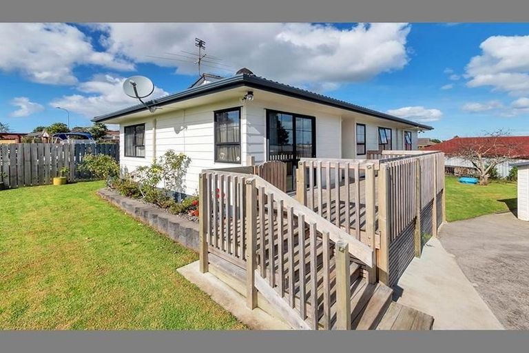 Photo of property in 5 Zurich Place, Weymouth, Auckland, 2103