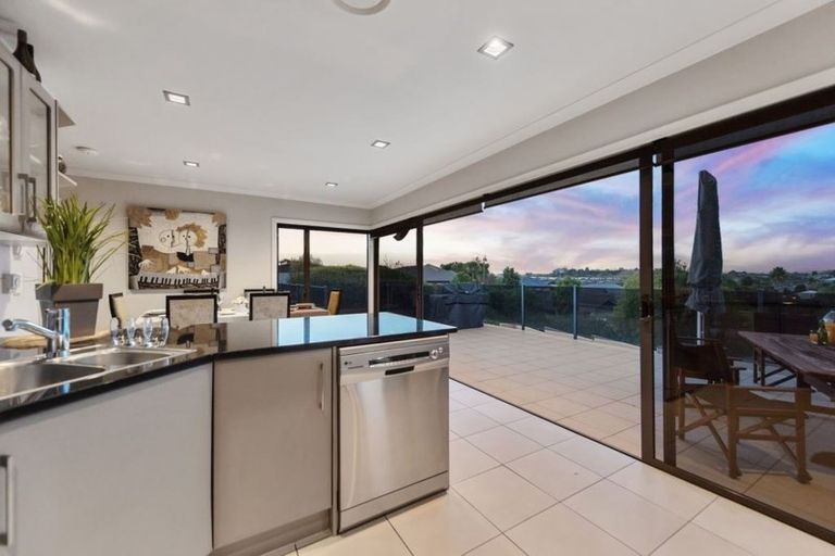 Photo of property in 38 Magellan Rise, Flagstaff, Hamilton, 3210