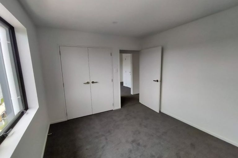 Photo of property in 1 Korokio Lane, Henderson, Auckland, 0612