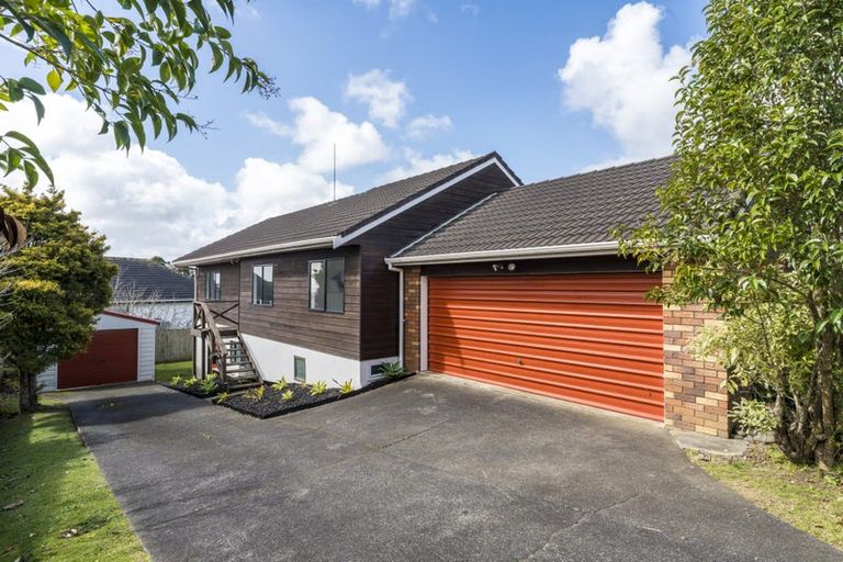 Photo of property in 4229 Great North Road, Glendene, Auckland, 0602