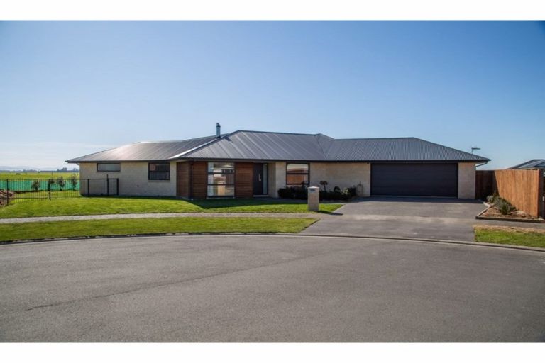 Photo of property in 7 Dundee Close, Darfield, 7510