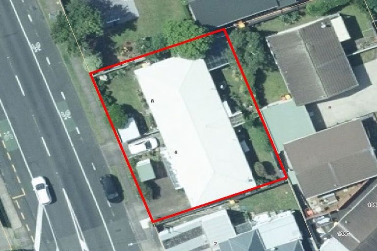 Photo of property in 8 Omata Road, Westown, New Plymouth, 4310