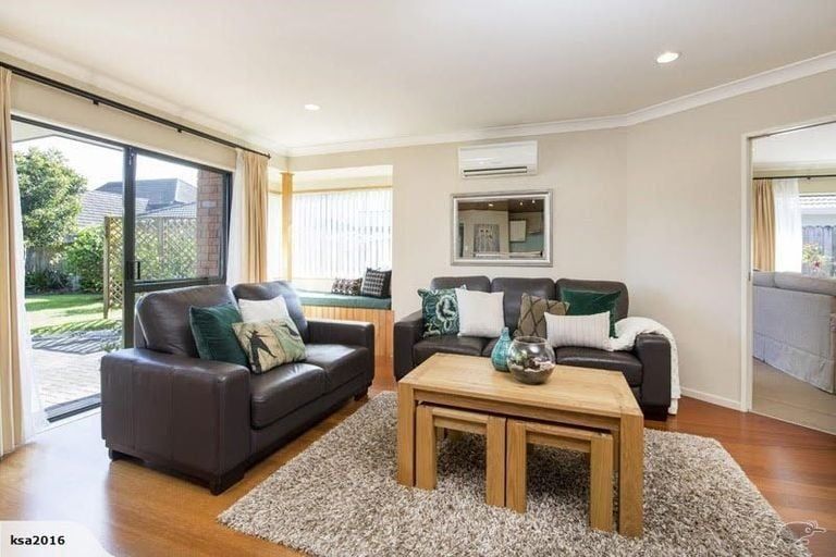 Photo of property in 13 Athenry Place, Dannemora, Auckland, 2016