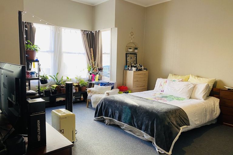 Photo of property in 138 Brougham Street, Mount Victoria, Wellington, 6011