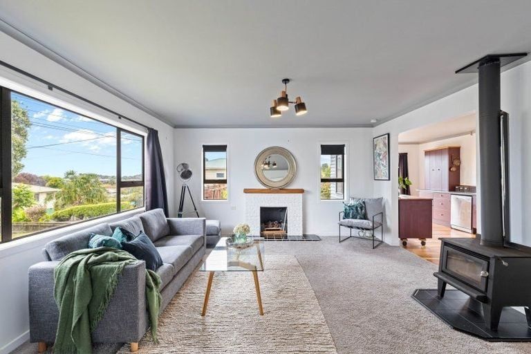 Photo of property in 13 York Crescent, Westown, New Plymouth, 4310