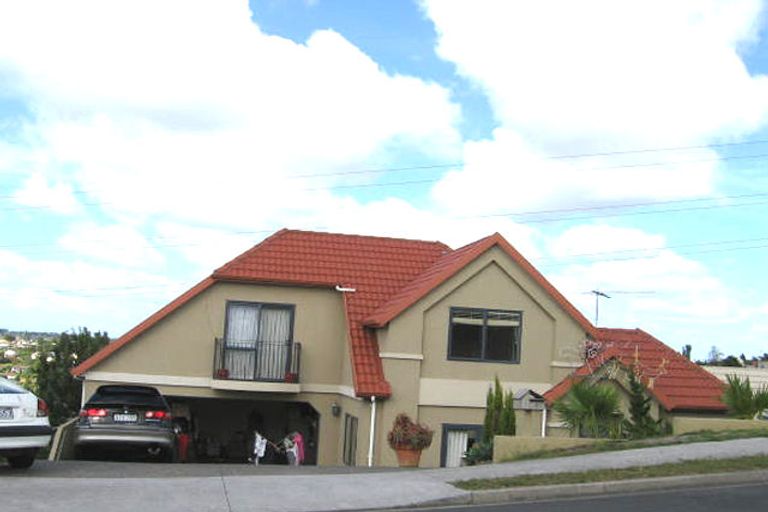 Photo of property in 3 Highgrove Lane, Totara Vale, Auckland, 0632