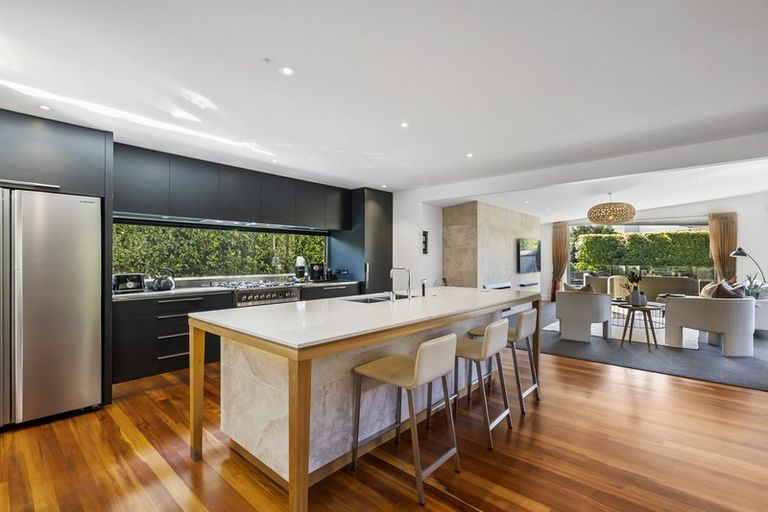 Photo of property in 3a Walton Street, Red Beach, 0932