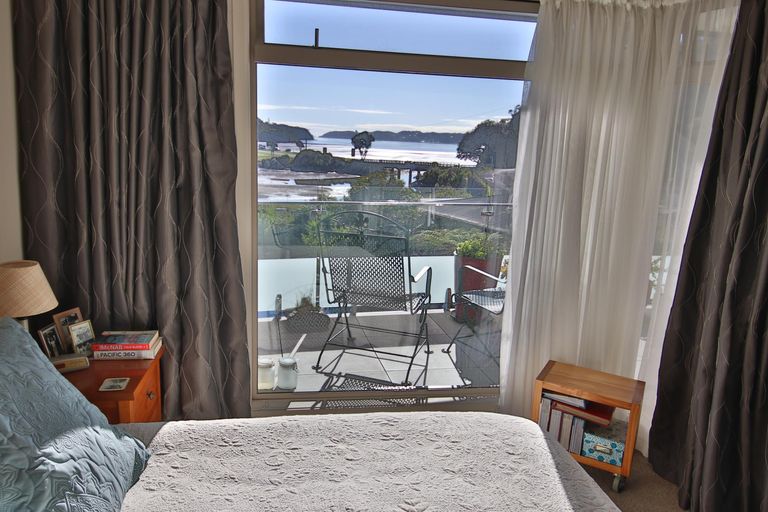 Photo of property in Bridgewater Apartments, 301/7 Te Rangi Cross Road, Paihia, 0200