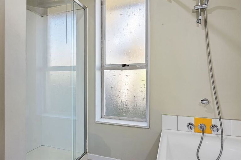 Photo of property in 5 Mckellar Place, Hornby, Christchurch, 8042