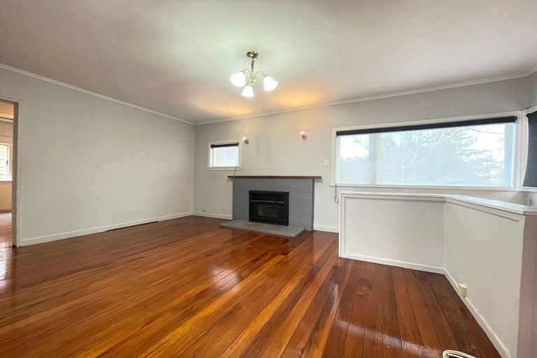 Photo of property in 42 Lyons Avenue, Murrays Bay, Auckland, 0630