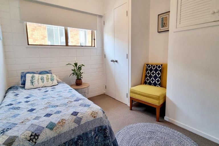 Photo of property in 221 Vipond Road, Stanmore Bay, Whangaparaoa, 0932