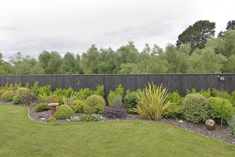 Photo of property in 72 Feist Street, Carterton, 5713