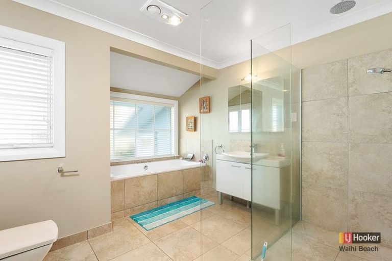 Photo of property in 19 Wakanoi Place, Bowentown, Waihi Beach, 3177