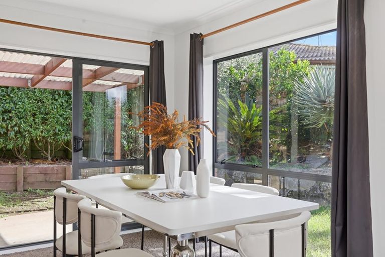 Photo of property in 35 Peninsula Road, Mangere, Auckland, 2022