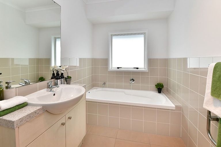 Photo of property in 121 Parkview Drive, Gulf Harbour, Whangaparaoa, 0930