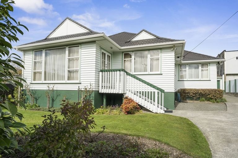 Photo of property in 12 Pempsey Street, Silverstream, Upper Hutt, 5019