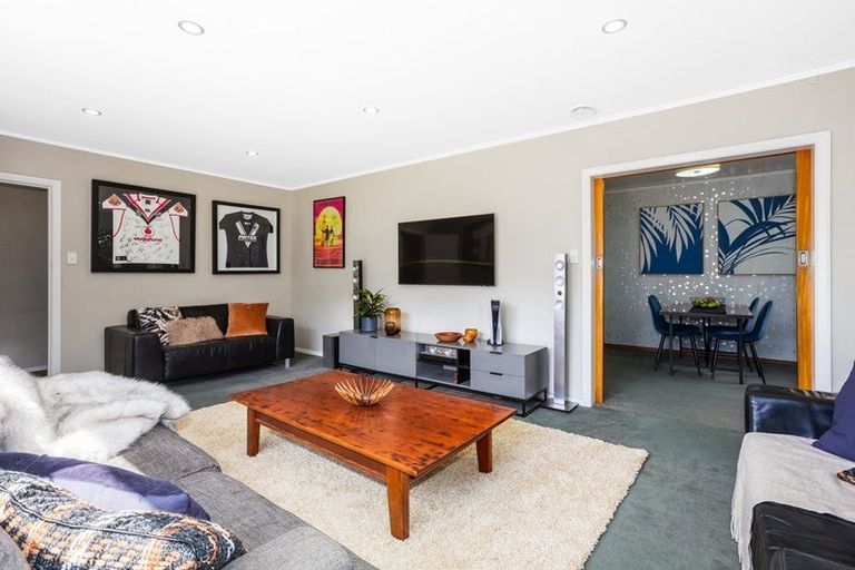 Photo of property in 75 Larsen Crescent, Tawa, Wellington, 5028