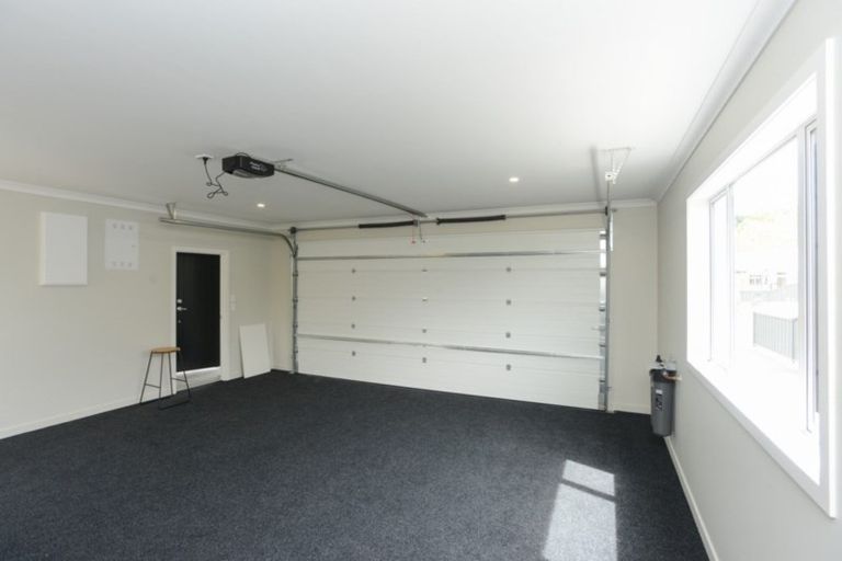 Photo of property in 16 West Place, Greenmeadows, Napier, 4112