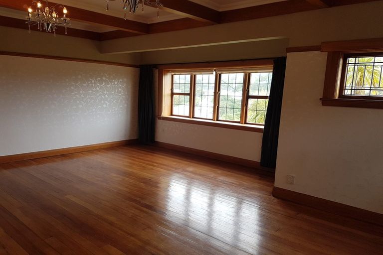 Photo of property in 17 Saint Michaels Crescent, Kelburn, Wellington, 6012