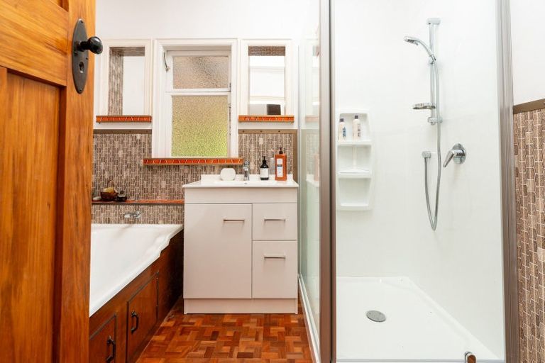 Photo of property in 78 Parkvale Road, Karori, Wellington, 6012