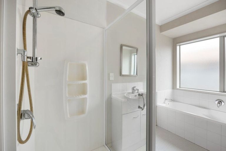 Photo of property in 81 Wiltshire Drive, Huntington, Hamilton, 3210