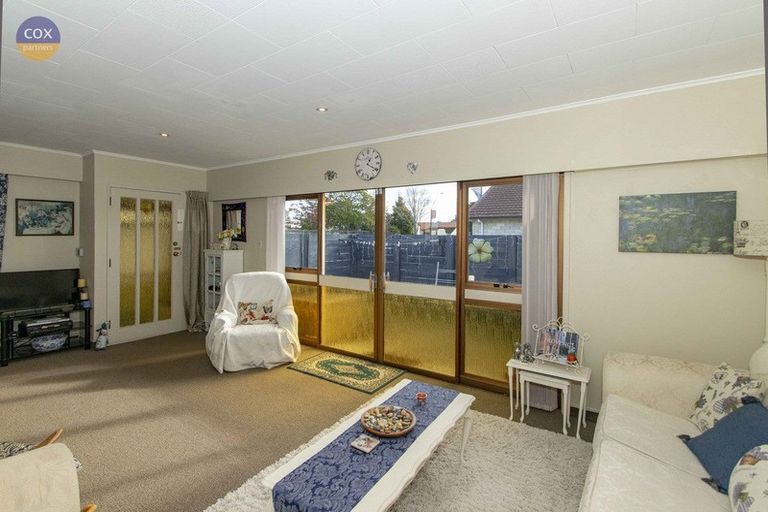 Photo of property in 6/512 Heretaunga Street East, Hastings, 4122