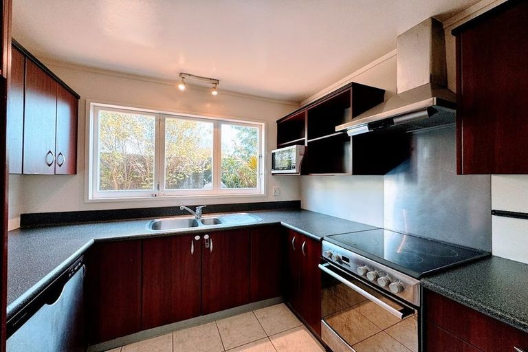 Photo of property in 3b Pukatea Street, Eastbourne, Lower Hutt, 5013