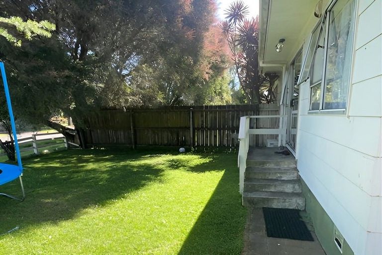 Photo of property in 25b Challen Close, Conifer Grove, Takanini, 2112