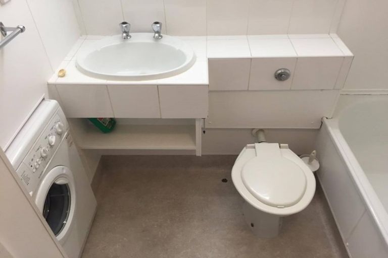 Photo of property in Capital Hill Apartments, 15/54 Hill Street, Thorndon, Wellington, 6011