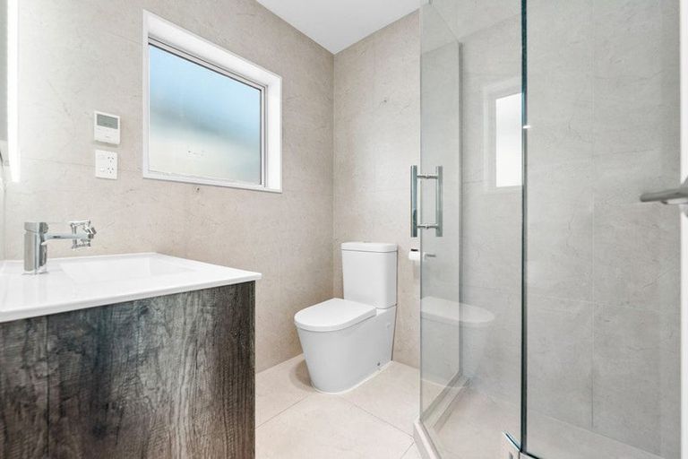 Photo of property in 25a Larnoch Road, Henderson, Auckland, 0610