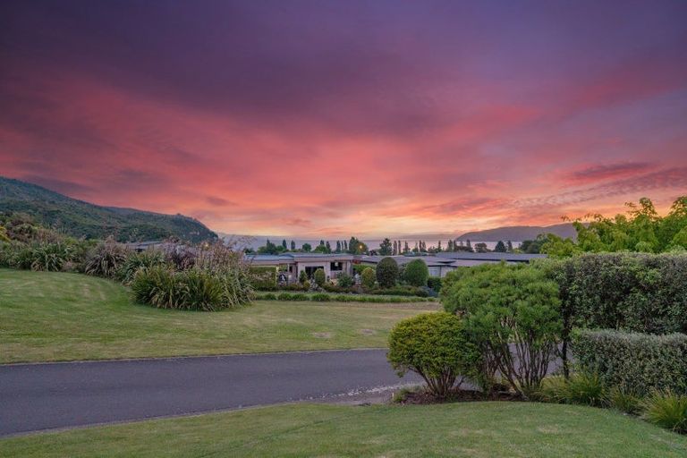 Photo of property in 33 Bodes Lane, Kinloch, Taupo, 3377