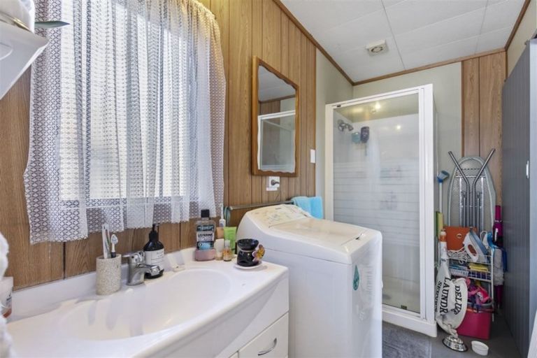 Photo of property in 19 Zion Road, Birkenhead, Auckland, 0626