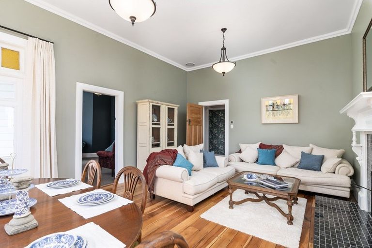 Photo of property in 260-262 High Street North, Carterton, 5713