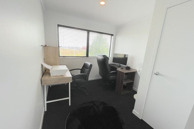 Photo of property in 32 Alexander Willis Crescent, Hobsonville, Auckland, 0616