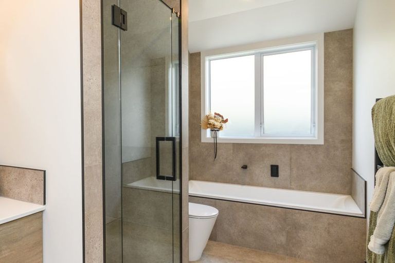 Photo of property in 1 Ivy Lane, Kelvin Grove, Palmerston North, 4414