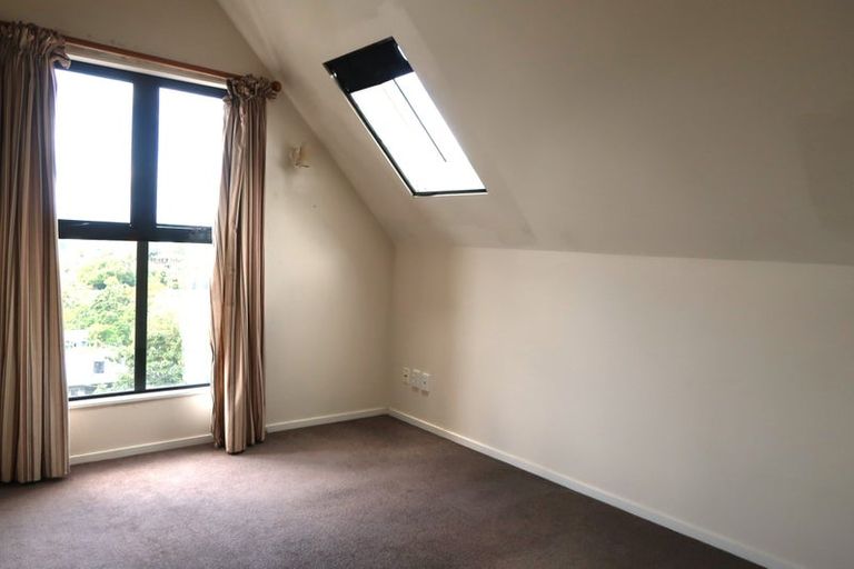 Photo of property in 13a Upper Lewisville Terrace, Thorndon, Wellington, 6011