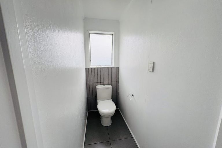 Photo of property in 43 Acacia Street, Kelvin Grove, Palmerston North, 4414