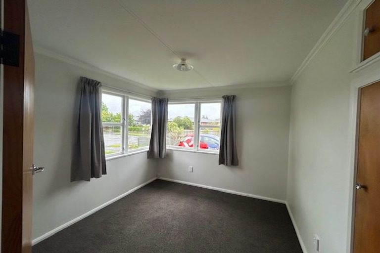 Photo of property in 14 Conway Place, Terrace End, Palmerston North, 4410