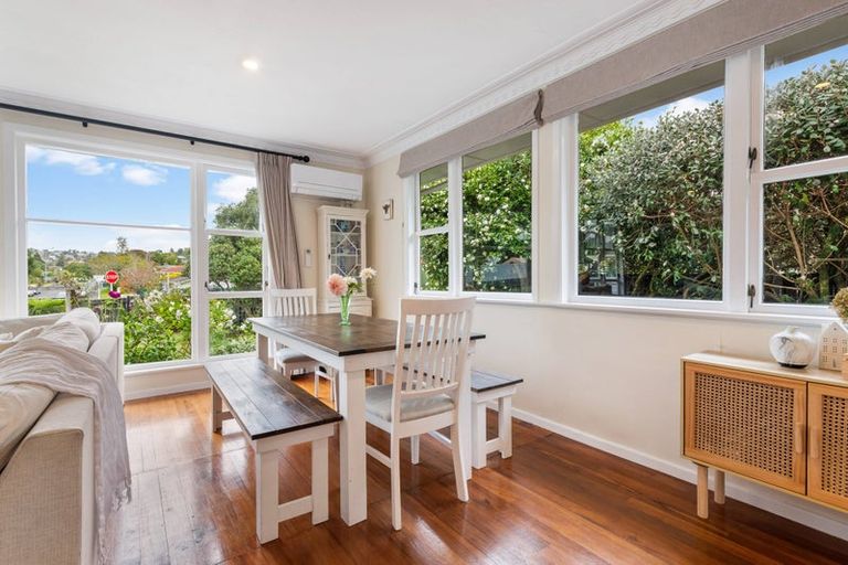 Photo of property in 21 Chartwell Avenue, Glenfield, Auckland, 0629